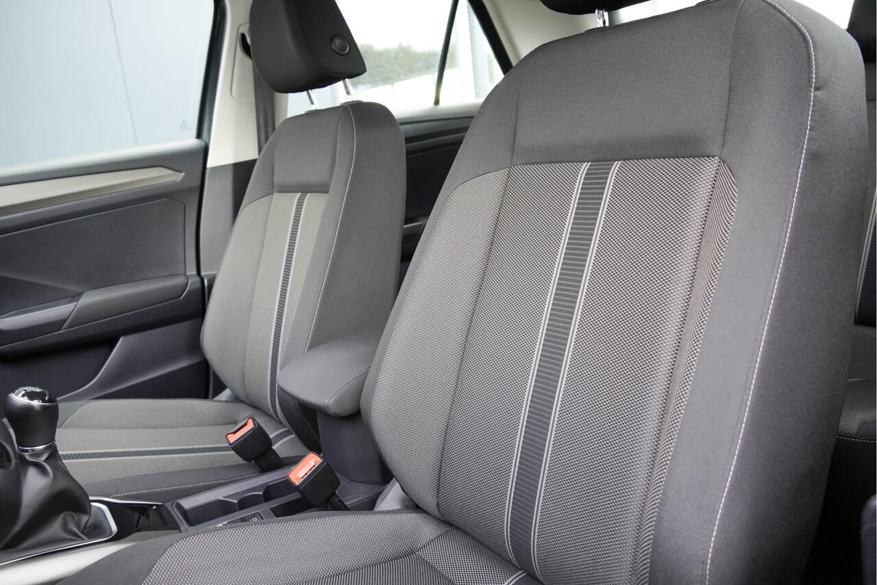 Volkswagen T-Roc 1.0 TSI Style BJ2020 Lmv 17" | Led | Pdc | Elek. achterklep | App-Connect | Climate control | Cruise control | Verwarmde voorstoelen | Getint glas