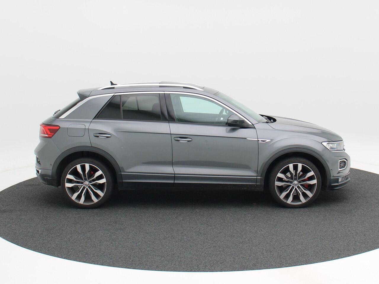 Volkswagen T-Roc 1.5 TSi 150 Pk Automaat Sport Business R-Line | Panoramadak | Adaptive Cruise | Climate Control | Stoelverwarming | Parkeersensoren | Bluetooth | Trekhaak | Navigatie | 19 Inch | 67.919 Km!!