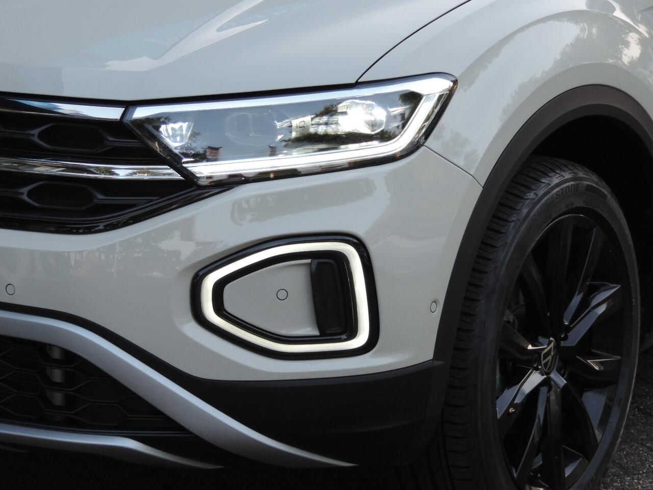 Volkswagen T-Roc 1.5 TSI Black Style DSG - Camera | ACC | Matrix LED | CarPlay | Park Assist | Elek. klep | Massage