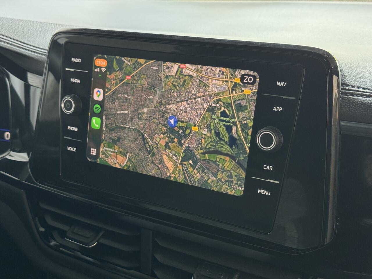 Volkswagen T-Roc 1.5 TSI 150PK R-LINE PANORAMA BLACKLINE EVO IQ LIGHT ALCANTARA ELEK.KLEP CARPLAY STOEL/STUUR VERW. 19"LMV VIR.COCKPIT 08/2025 ?Top Auto's Wijchen , 30 Jaar Specialist in Volkswagen : Alle Type's : R-Line Edition / Style / First Edition / Highline / Life 