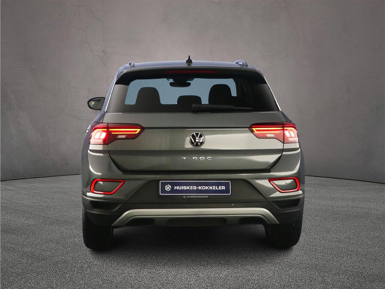 Volkswagen T-Roc Life Edition 1.0 TSI 115pk Adaptive cruise control, Achteruitrijcamera, Parkeersensoren, Stoelverwarming, LED koplampen, Airco, DAB, Radio, Bluetooth