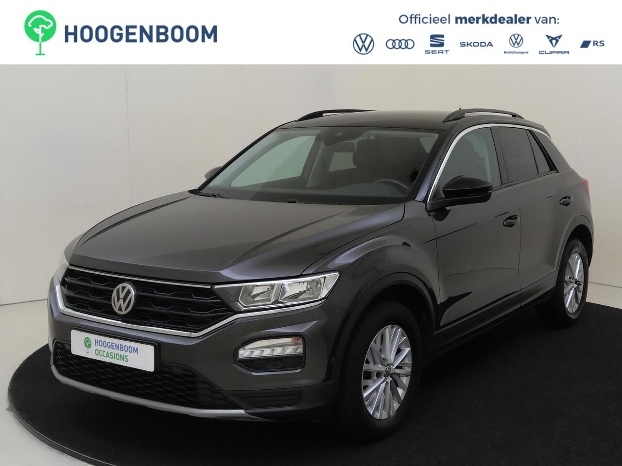 Volkswagen T-Roc 1.5 TSI Style | Navigatie | Parkeerassistent | Adaptieve cruise control | CarPlay | Elektrisch inklapbare buitenspiegels | Parkeersensoren |