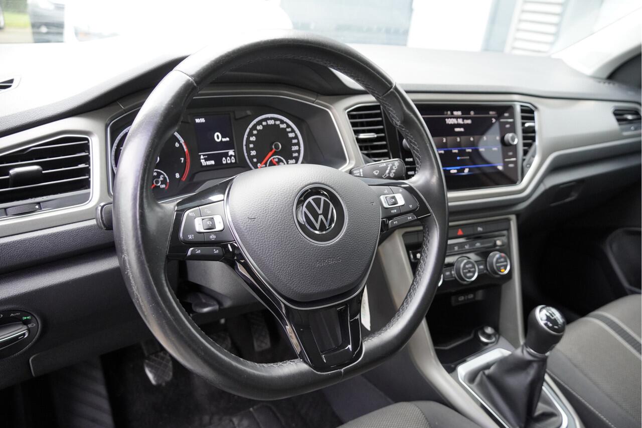 Volkswagen T-Roc 1.5 TSI 150PK! Style BJ2021 Lmv 16" | Led | Pdc | Navi | App-Connect | Climate control | Cruise control | Getint glas