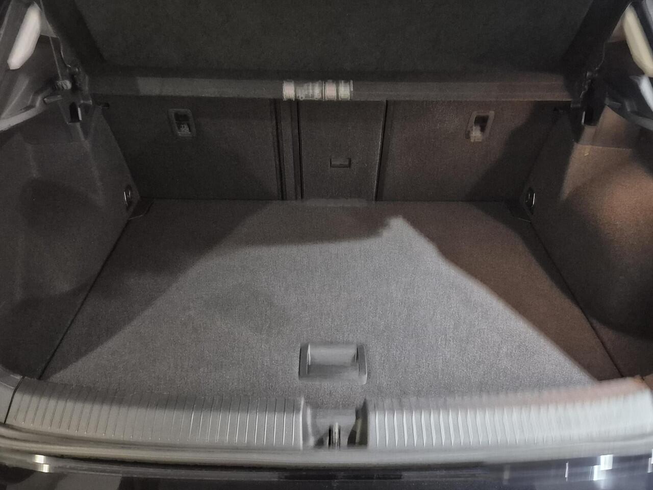 Volkswagen T-Roc 1.0 TSI Style | Navigate | Clima |