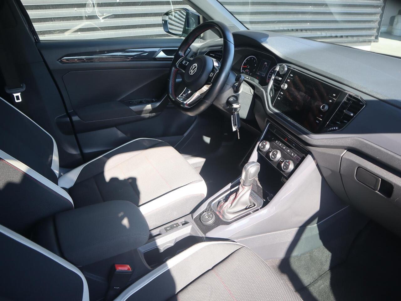 Volkswagen T-Roc 2.0 TSI 4Motion Sport | Cruise | Clima | Cruise | Carplay/Android auto | PDC | Navi 2026 |