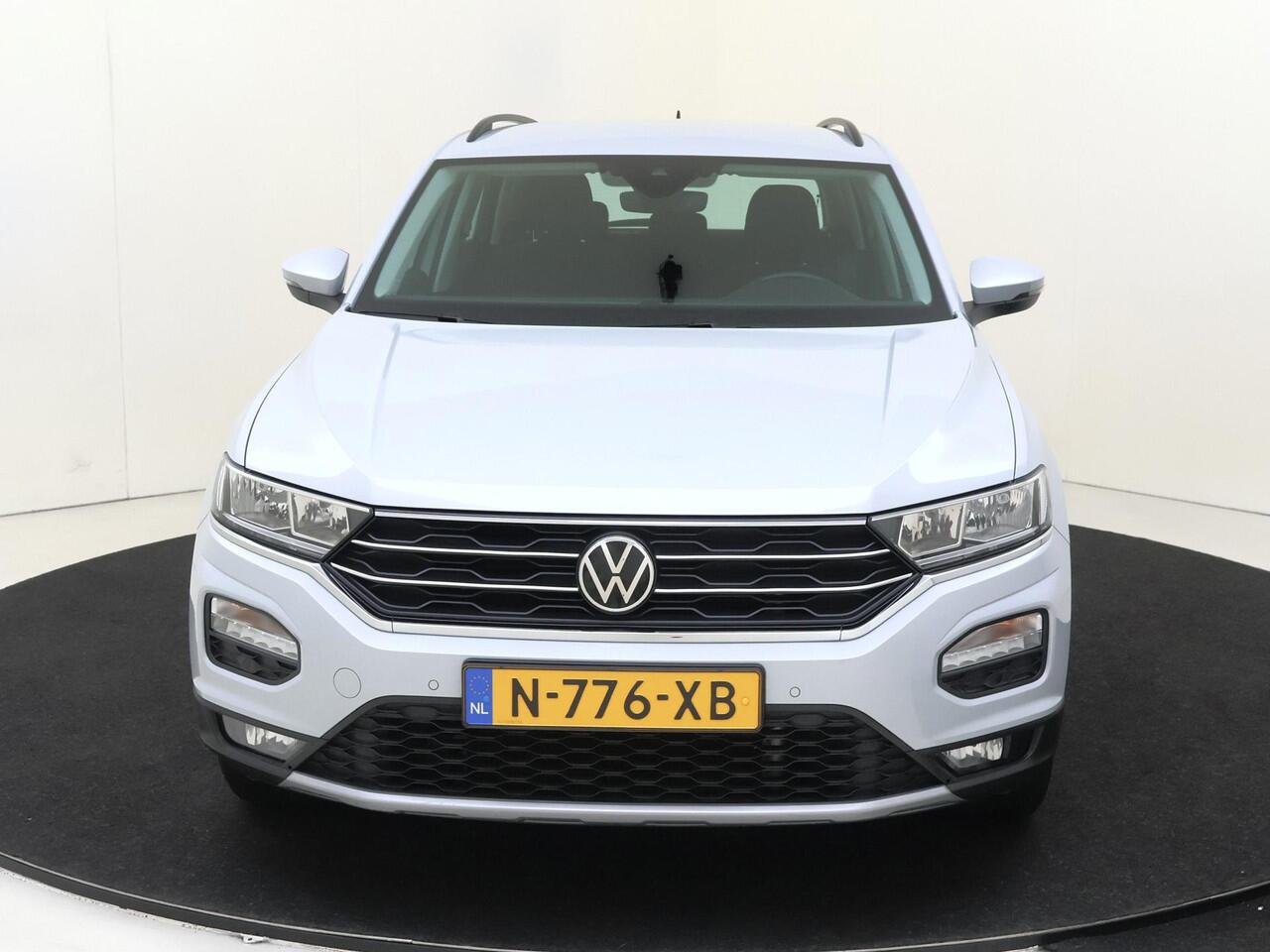 Volkswagen T-Roc 1.0 TSI Style | Trekhaak | Parkeersensoren | Adaptieve cruise control | CarPlay | Navigatie | Lane assist |