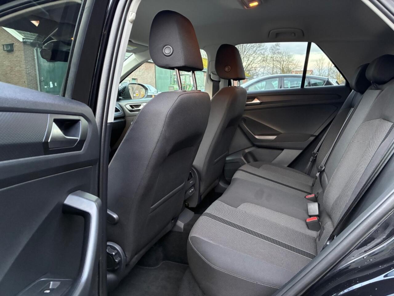 Volkswagen T-Roc 1.5 TSI 150PK AUTOMAAT! KEYLESS/LED/ADAP.CRUISE/CARPLAY