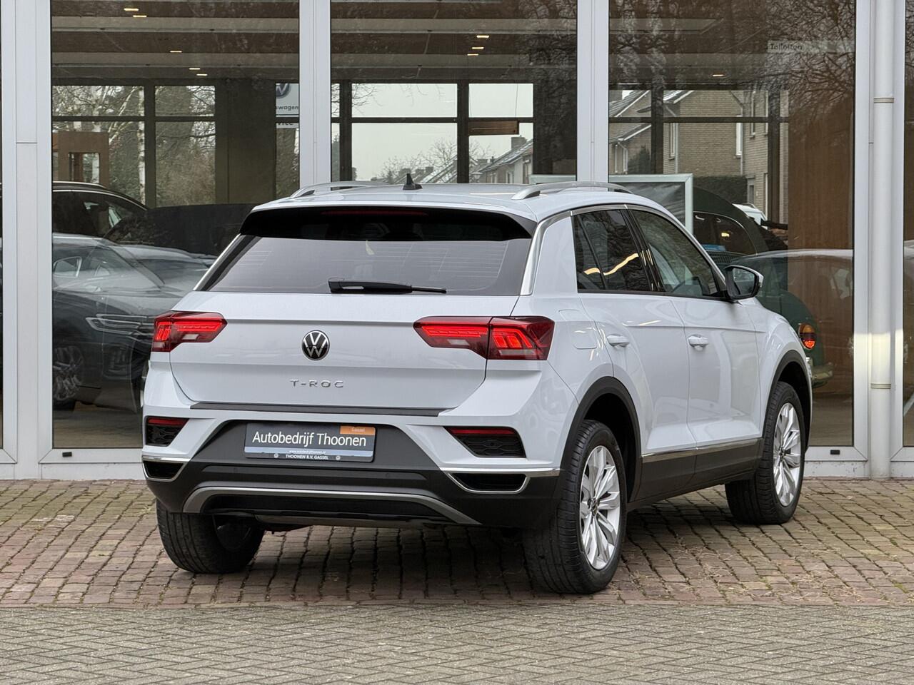 Volkswagen T-Roc 1.5 TSI Sport | LED | Camera | ACC