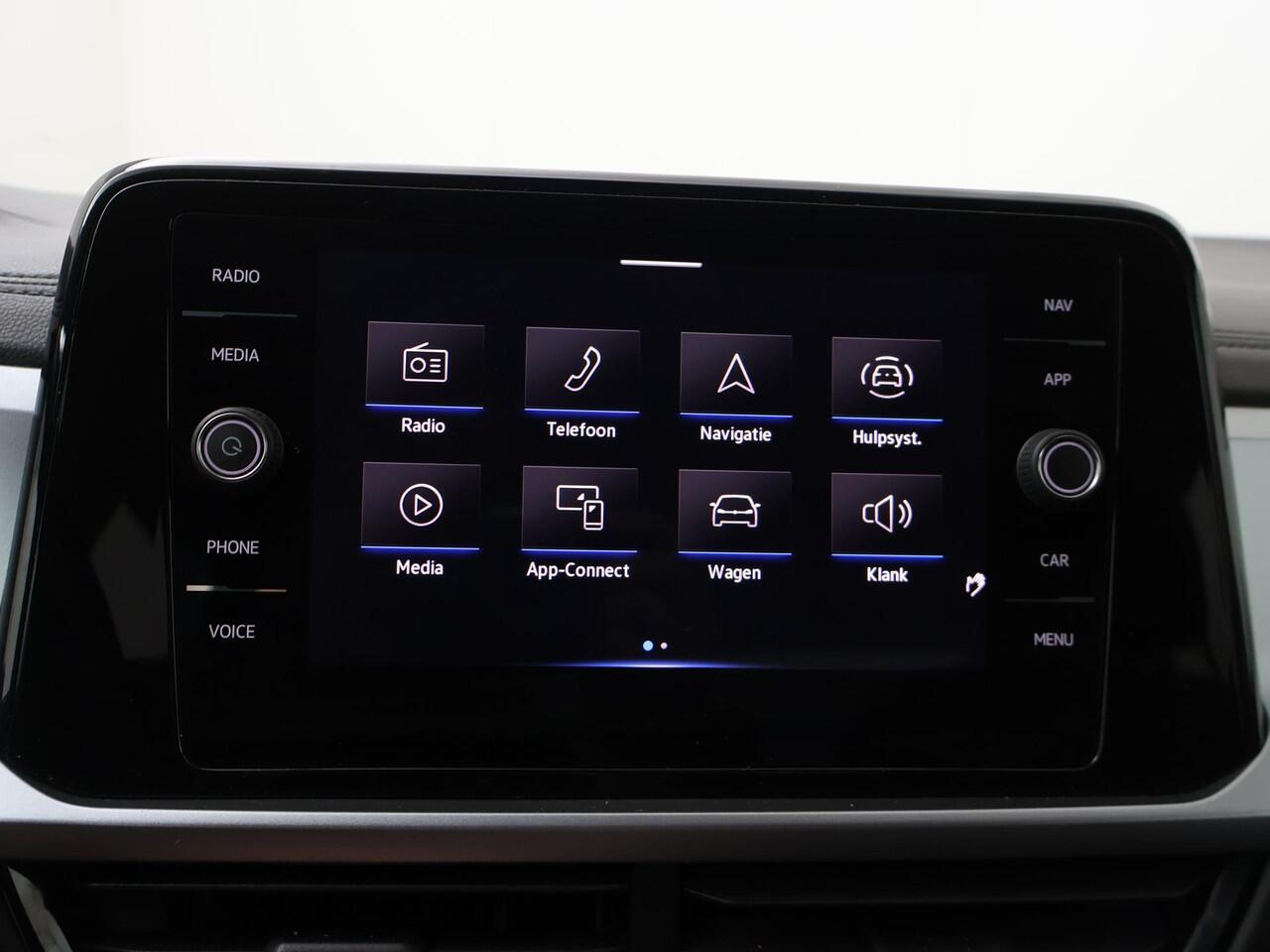 Volkswagen T-Roc 1.0 TSI Life | | 110 PK | Adaptive Cruise Control | Parkeersensoren | Apple CarPlay/ Android Auto