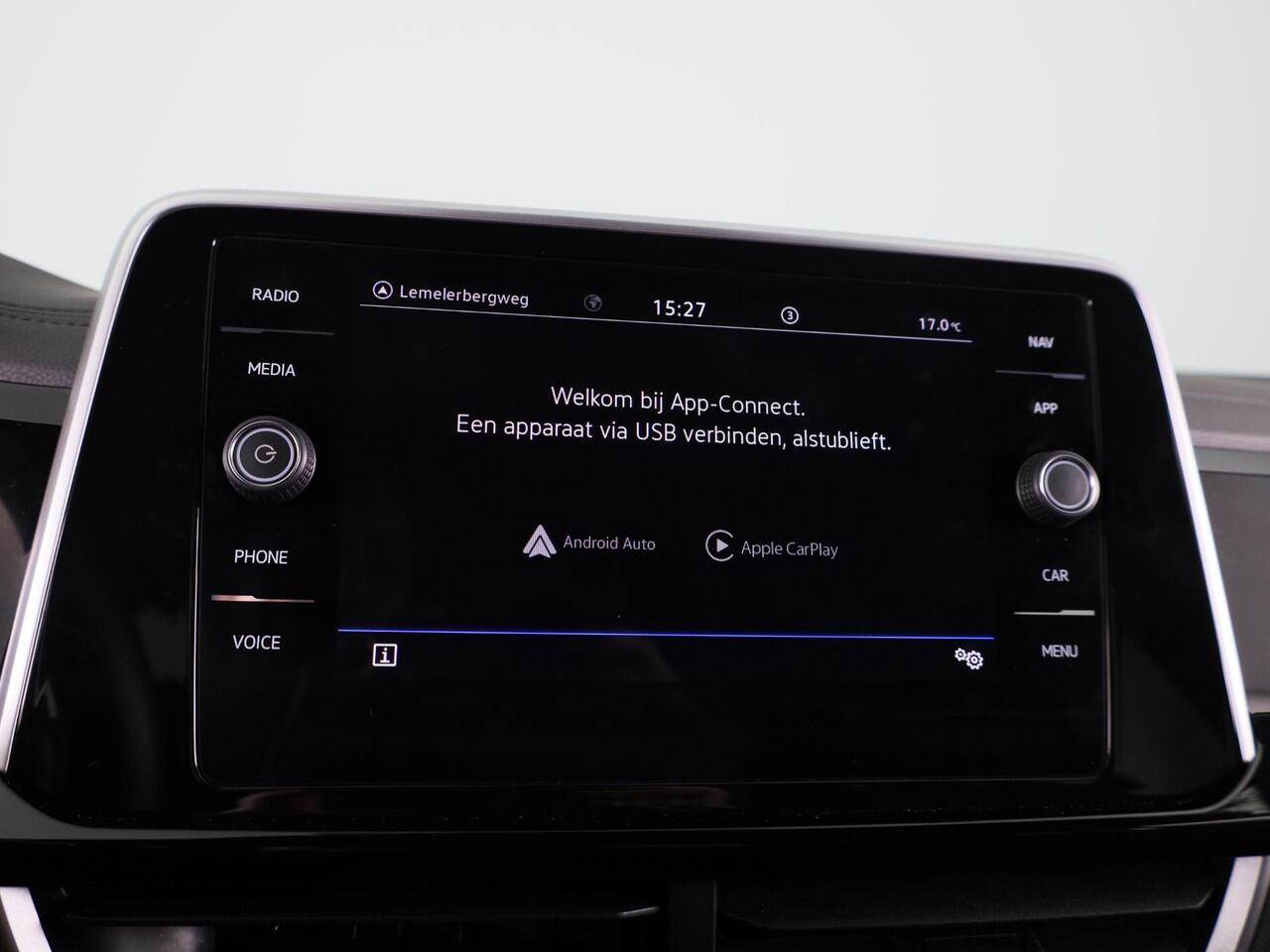 Volkswagen T-Roc 1.0 TSI R-Line Business 110 PK | Private lease vanaf ¤ 499,- pm | Verlengde garantie | Navigatie | Keyless entry | Privacy glas |