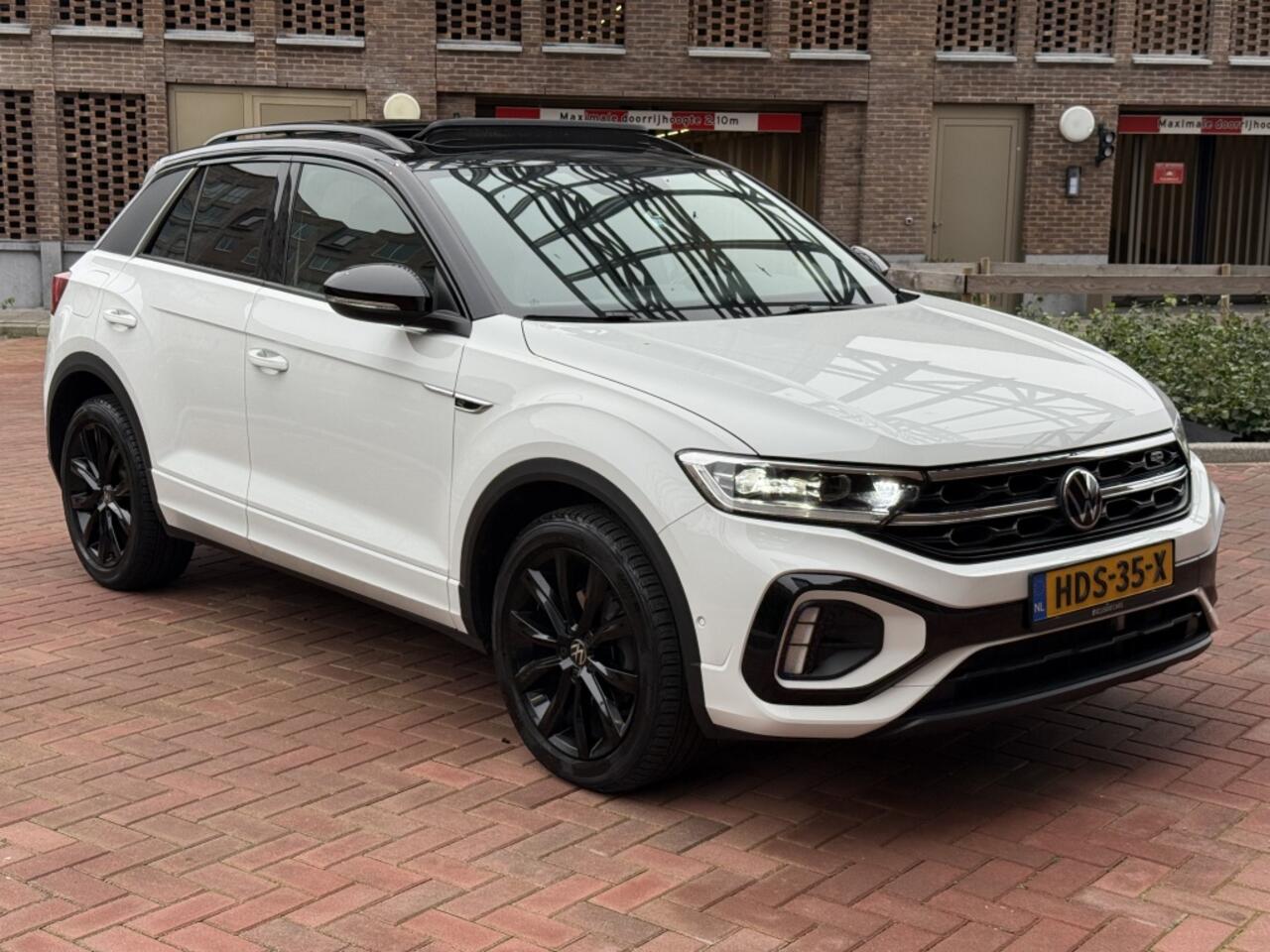 Volkswagen T-Roc 1.5 TSI 150PK R-Line Pano Automaat Navi Camera Facelift
