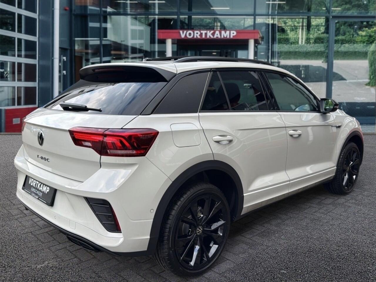 Volkswagen T-Roc 1.5 TSI DSG R-LINE BLACK-OPTIC PANO-DAK/CAMERA/TREKHAAK/CARPLAY/E-KLEP