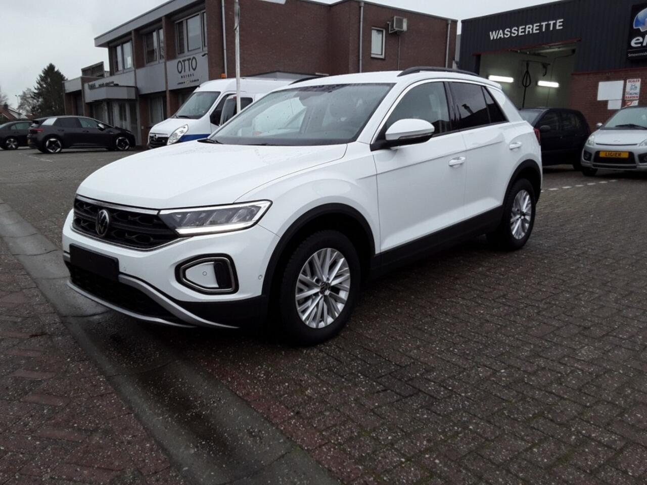 Volkswagen T-Roc 1.O TSI LIFE / NAVI / VIRTUEL COCKPIT / NW. MODEL