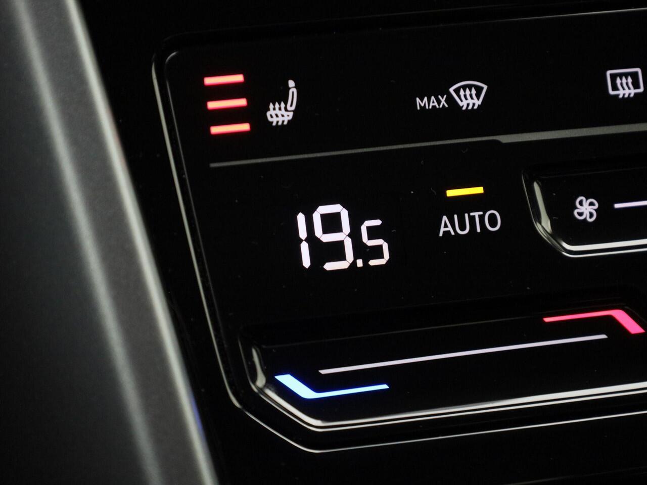 Volkswagen T-Roc 1.0TSI/116PK Life · Apple/Android Car Play · Stoelverwarming · LED · Garantie tot januari 2027