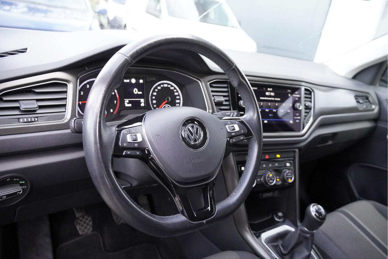 Volkswagen T-Roc 1.0 TSI Style Executive BJ2019 Lmv 16" | Led | Pdc | Navi | App-Connect | Achteruitrijcamera | Climate control | Cruise control | Extra getint glas