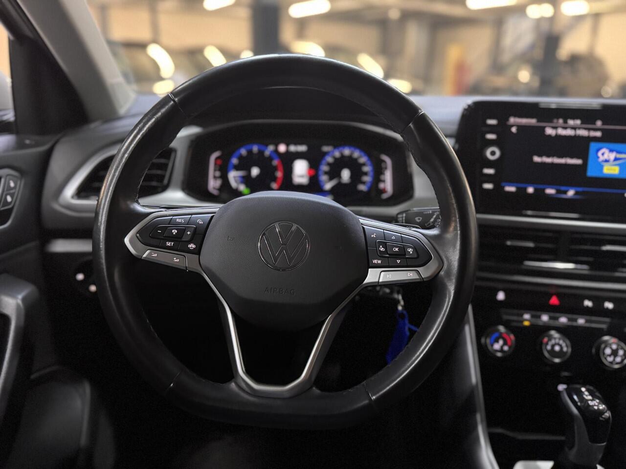 Volkswagen T-Roc 1.5 TSI 150pk DSG Automaat Life Navi Camera Trekhaak Parking pack Digi Dash Dealeronderhouden