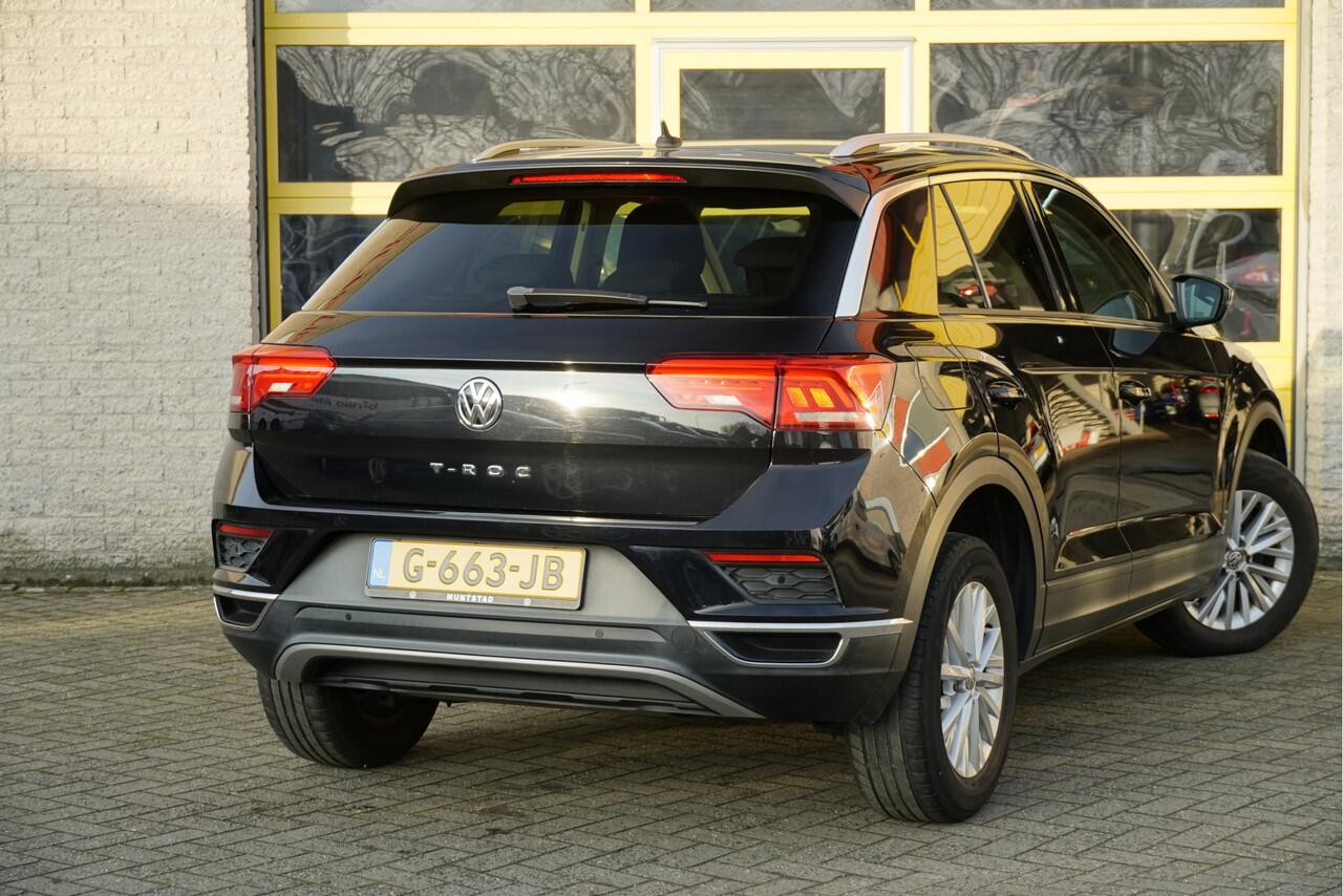 Volkswagen T-Roc 1.0 TSI Style Executive BJ2019 Lmv 16" | Led | Pdc | Navi | App-Connect | Achteruitrijcamera | Climate control | Cruise control | Extra getint glas