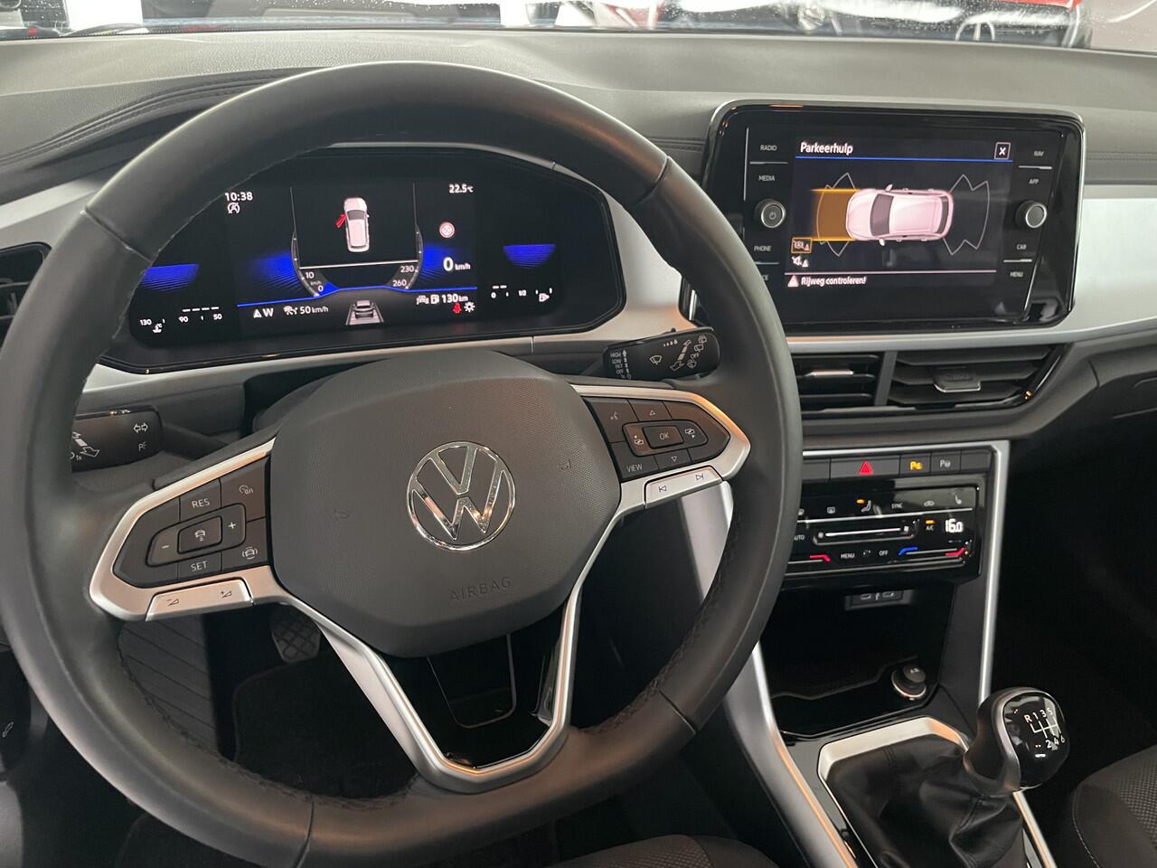 Volkswagen T-Roc 1.0 TSI Life Business Airco - cruise control - parkeersensoren voor en achter - Navigatie - Dakrails - Lederen stuurwiel