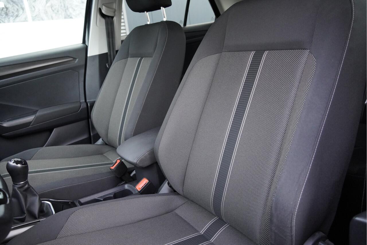 Volkswagen T-Roc 1.0 TSI Style Executive BJ2019 Lmv 16" | Led | Pdc | Navi | App-Connect | Achteruitrijcamera | Climate control | Cruise control | Extra getint glas