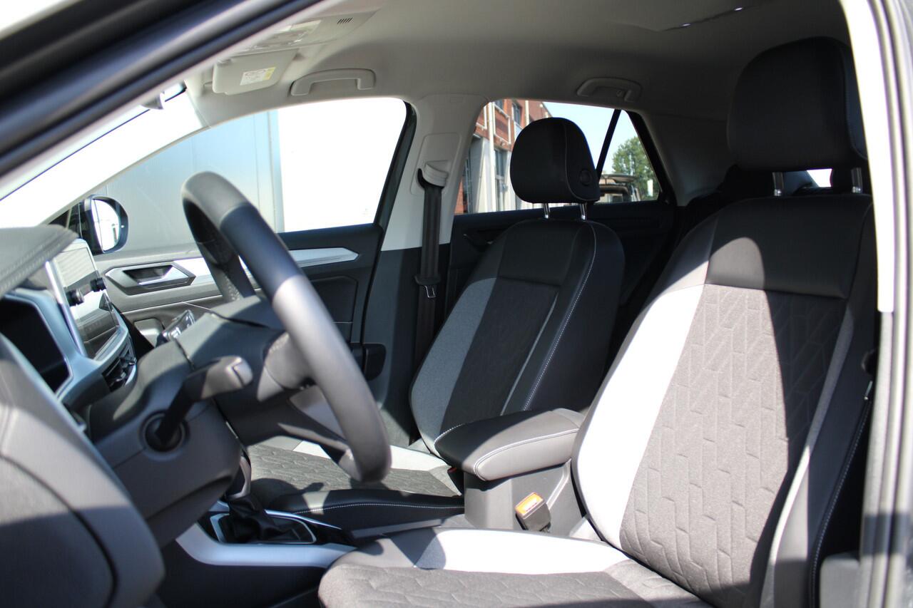 Volkswagen T-Roc 1.5 TSI Life Edition 150pk - ACC - LED - Navi - Stoelverwarming - Blind Spot - Virtual cockpit - Rijklaar