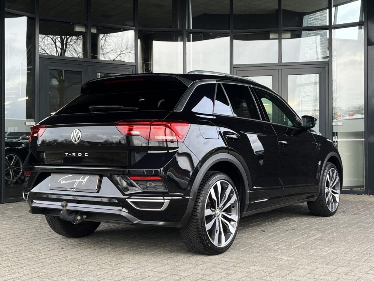 Volkswagen T-Roc 1.5 TSI AUT. SPORT R-LINE BEATS - VIRTU - PANO. DAK - TREKH.