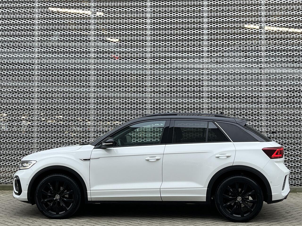 Volkswagen T-Roc 1.5 TSI 150pk DSG R-Line / Panoramadak / Digitale Cockpit / Black Style / Ergo Active Stoel / Navi Pro / Keyless / Alarm / Beats Audio / IQ LED / 18" LMV