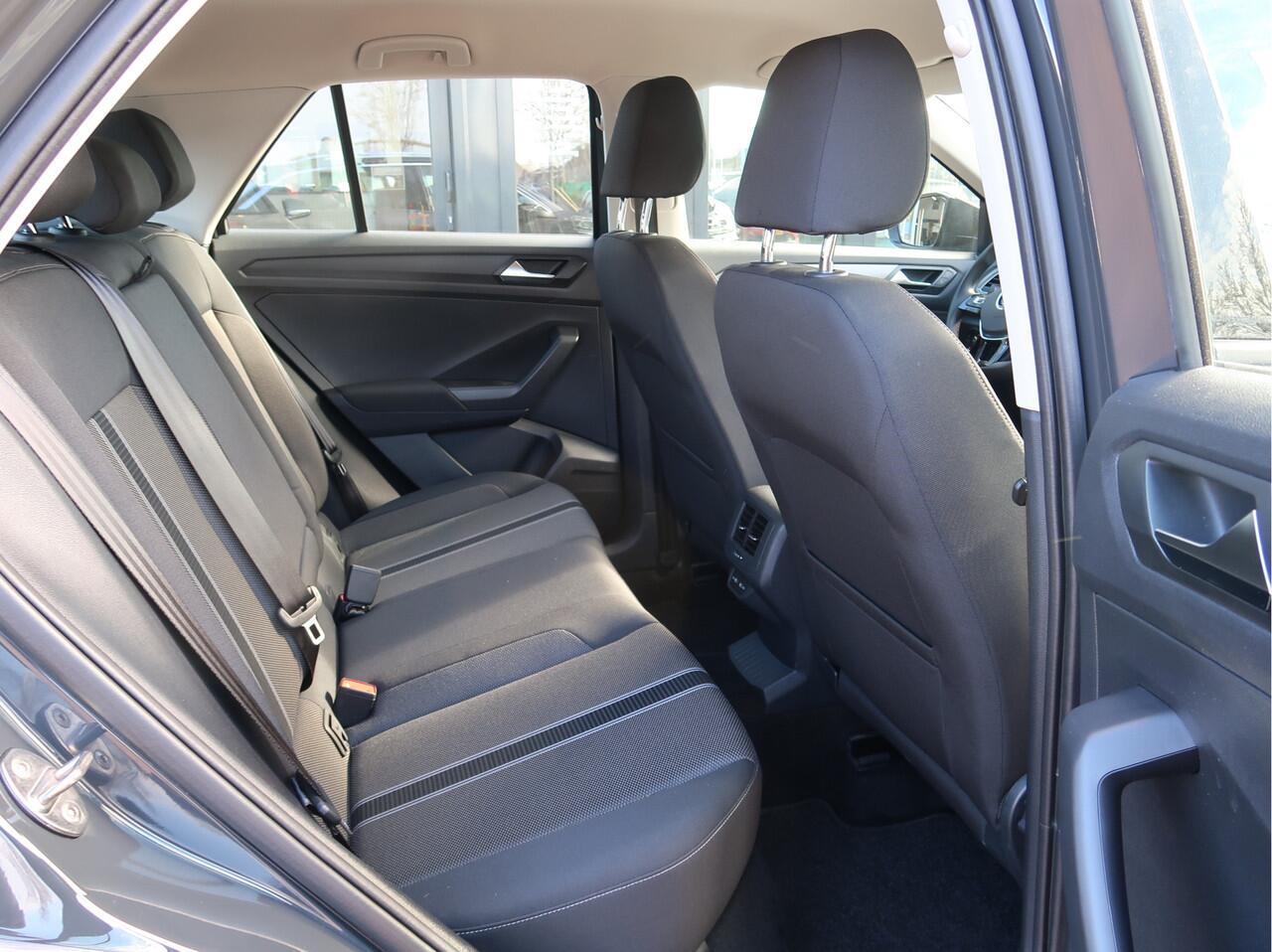 Volkswagen T-Roc 1.0 TSI Style Business | virtual cockpit | camera | stoelverw | elektr klep |