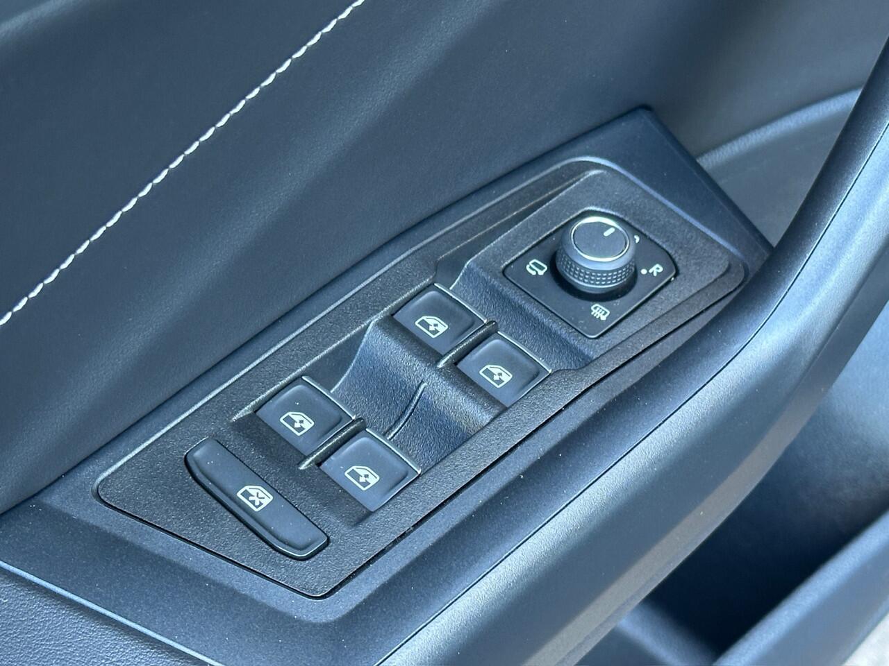 Volkswagen T-Roc 1.5 TSI 150pk R-Line | Black Style | Keyless | Navi | Adapt. Cruise | Rijklaar incl. verlengde garantie