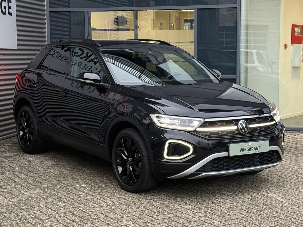 Volkswagen T-Roc 1.5 TSI Sport BLACKSTYLE DSG,NAVI/CAM,IQ-LIGHT,TREKHAAK