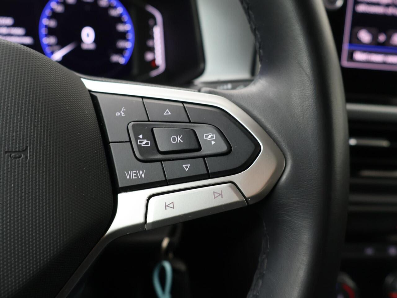 Volkswagen T-Roc 1.0 TSI Life 75 Edition | 110 PK | Navigatiesysteem | Adaptive cruise control | Achteruitrijcamera |