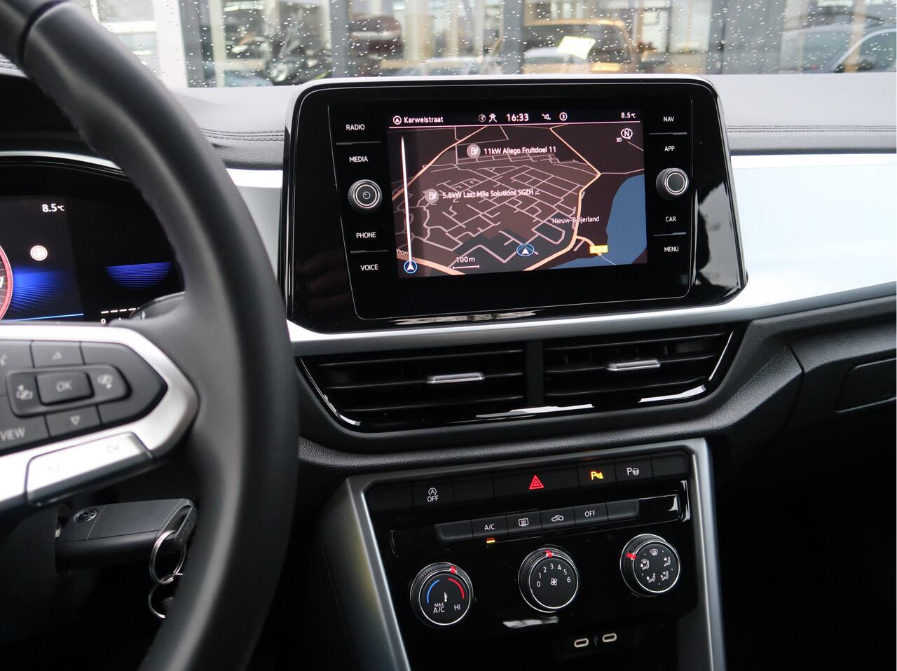 Volkswagen T-Roc 1.0 TSI Life | Navigatie | Parkeersensoren | App Connect |