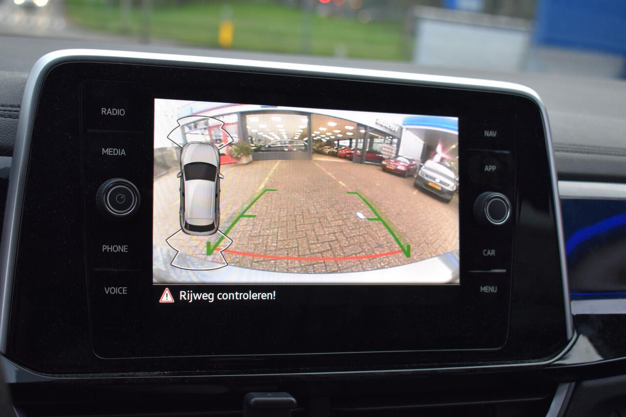 Volkswagen T-Roc 1.0 TSI R-Line Business 12-2022! Massagestoel | Stoelverwarming | Navigatie | Adaptieve Cruise | LED | 12 mnd BOVAG garantie | Whatsapp 06-53188999