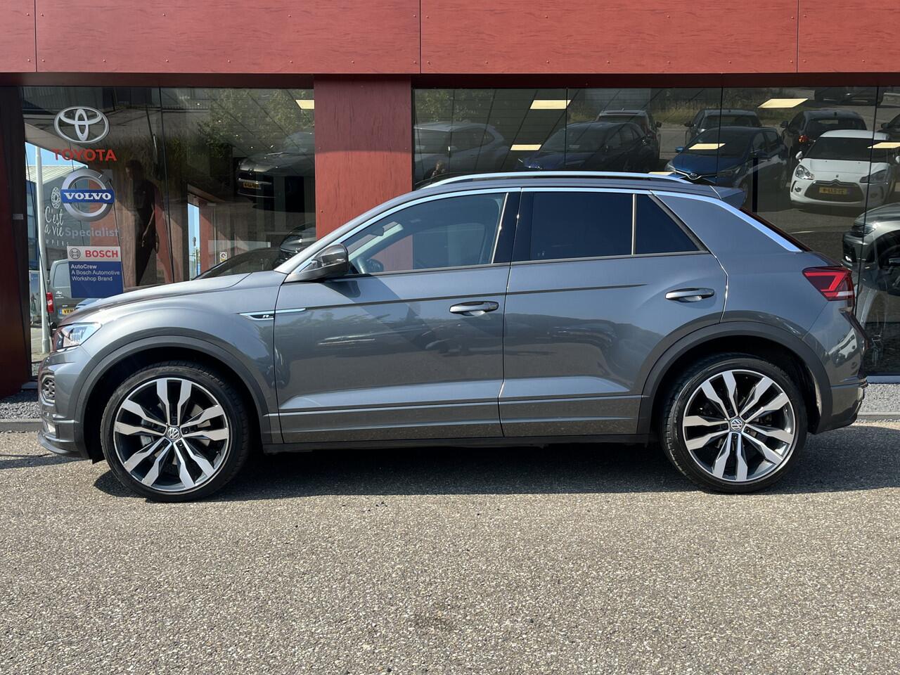 Volkswagen T-Roc 1.5 TSI R-line DSG Aut | PANO | 19'' LMV