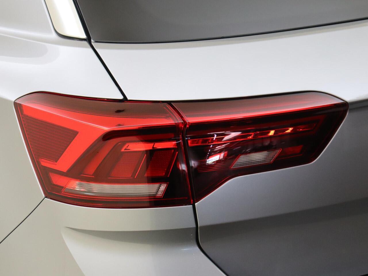 Volkswagen T-Roc Life Edition | 'App-Connect' draadloze smartphone integratie | 'App-Connect' draadloze smartphone integratie | Afstandscontrolesysteem (Front Assist)