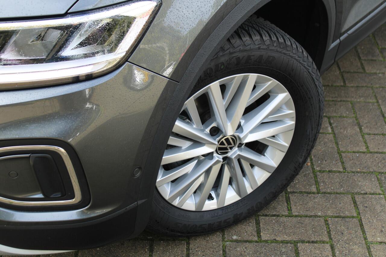 Volkswagen T-Roc 1.0 TSI 115pk Life | Apple Carplay/Android Auto | Climate Control | Lane Assist | Stoelverwarming | PDC | All Season banden