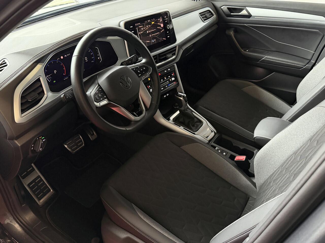 Volkswagen T-Roc 1.5 TSI 150PK EVO ADAP.CRUISE LED 18''LMV VIR.COCKPIT STOEL/.VERW. CAMERA TREKHAAK LMV 03.2025 HALF LEDER DODE.HOEK.DET ?Top Auto's Wijchen , 30 Jaar Specialist in Volkswagen : Alle Type's : R-Line Edition / Style / First Edition / Highline / Life , Zowe