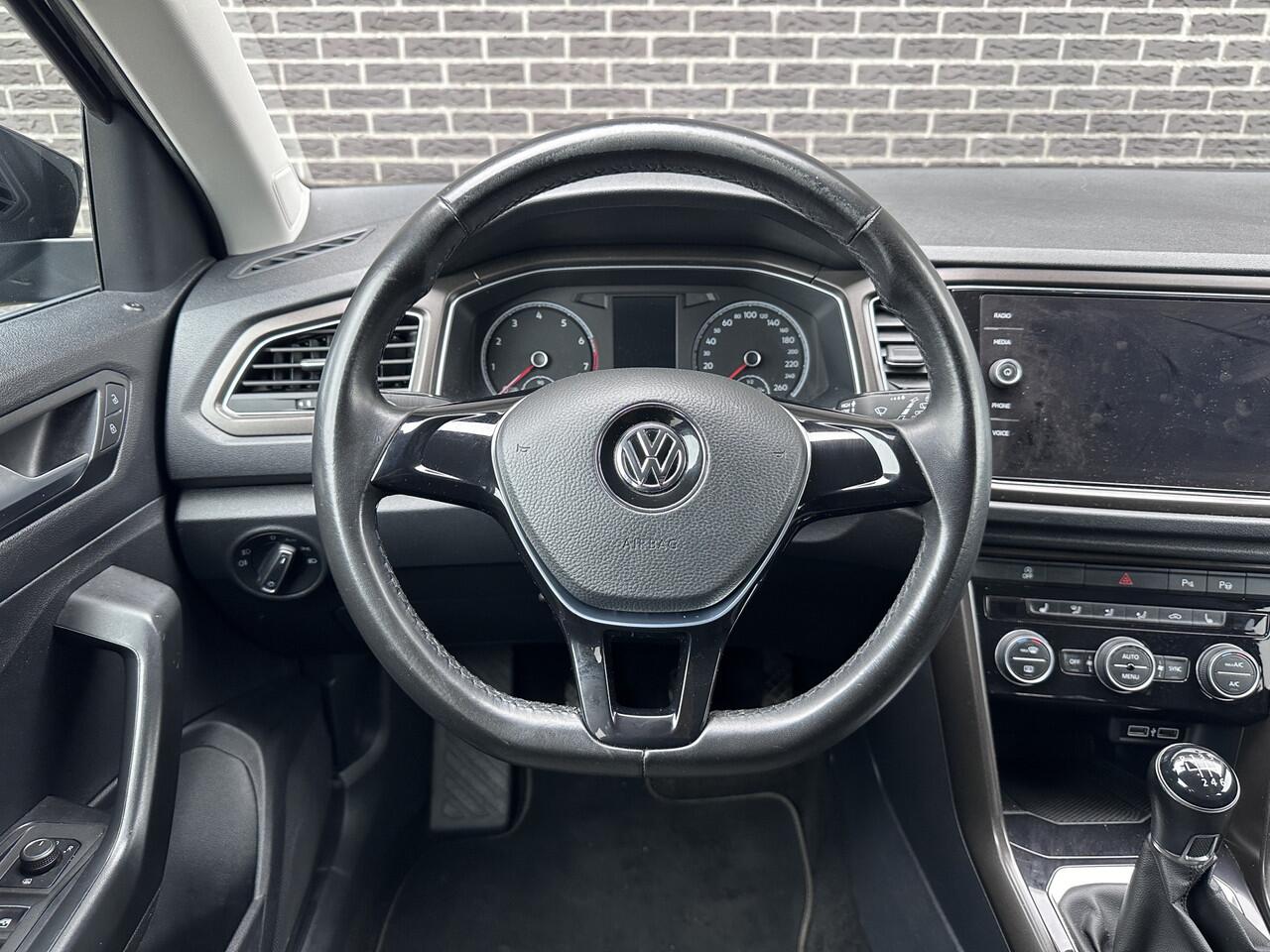 Volkswagen T-Roc 1.0 TSI Sport | Navigatie | Park Pilot | Apple CarPlay/Android Auto
