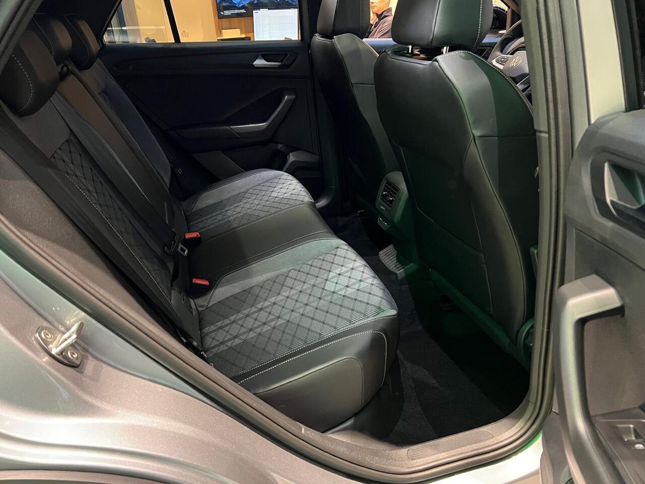 Volkswagen T-Roc R-Line Edition (1) GP R-Line-Edition 1.5 110 kW / 150 pk TSI SUV 7 versn. DSG / NIEUWE AUTO