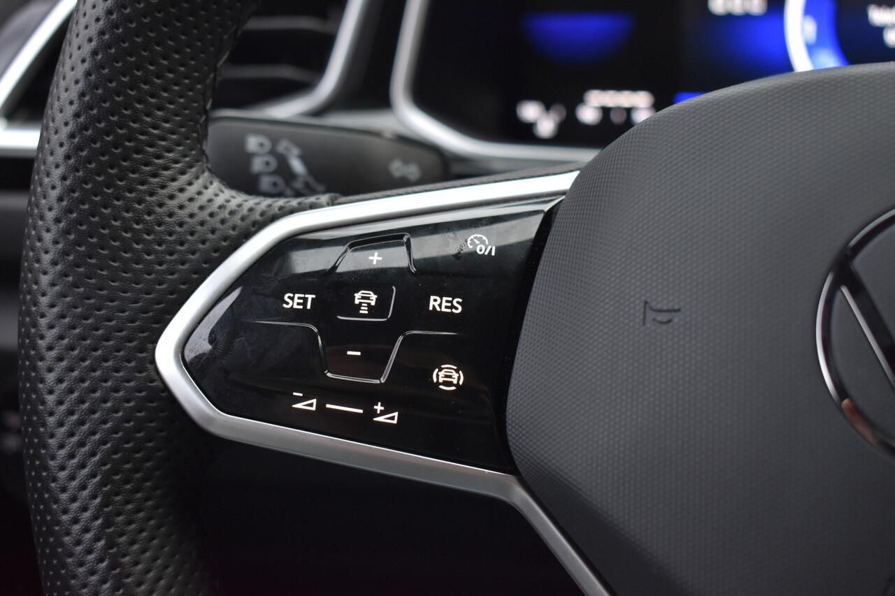 Volkswagen T-Roc 1.0 TSI R-Line Business 12-2022! Massagestoel | Stoelverwarming | Navigatie | Adaptieve Cruise | LED | 12 mnd BOVAG garantie | Whatsapp 06-53188999