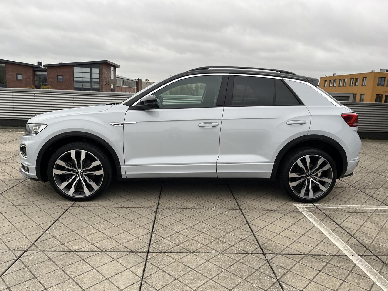 Volkswagen T-Roc 1.5 TSI 150pk DSG R-Line / Trekhaak Afneembaar / R-Line in-en exterieur 19" LMV / Virtual Cockpit / Zwart Dak / App connect / Navi