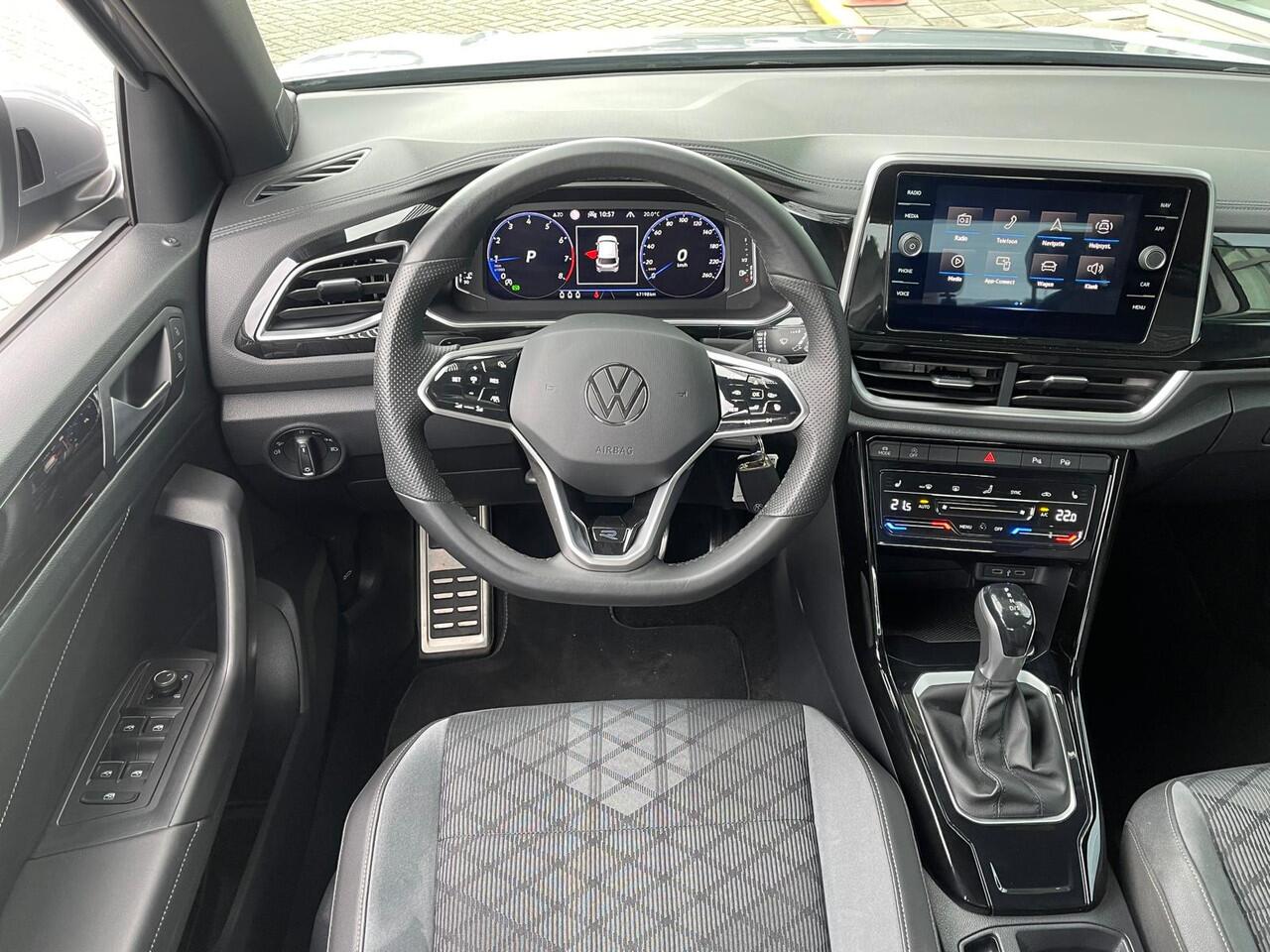 Volkswagen T-Roc 1.5 TSI 150pk DSG R-Line / LED / Navigatie / Camera /Stuur & Stoelverwarming / App-Connect / 17" LMV / VW
