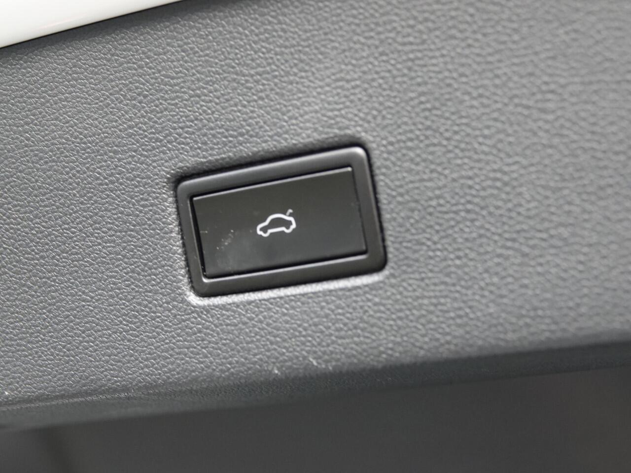 Volkswagen T-Roc 1.5 TSI Sport 150PK R-LINE AUTOM. | LED | NAVI | CAM + PDC V+A | ADAPT. CRUISE