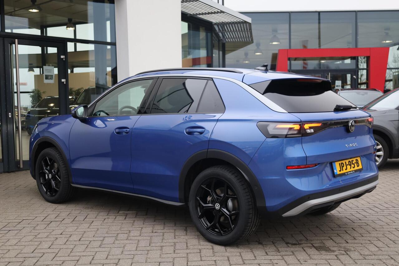 Volkswagen T-Roc 1.5 eTsi Life First Edition 115PK / 85kW DSG, DE NIEUWE T-ROC, Black pack Achteruitrijcamera, dodehoekdetectie (Side Assist), volledig digitaal instrumentenpaneel (Digital Cockpit), Apple Carplay & Android Auto, verwarmbare voorstoelen + stuurwiel, LED ko