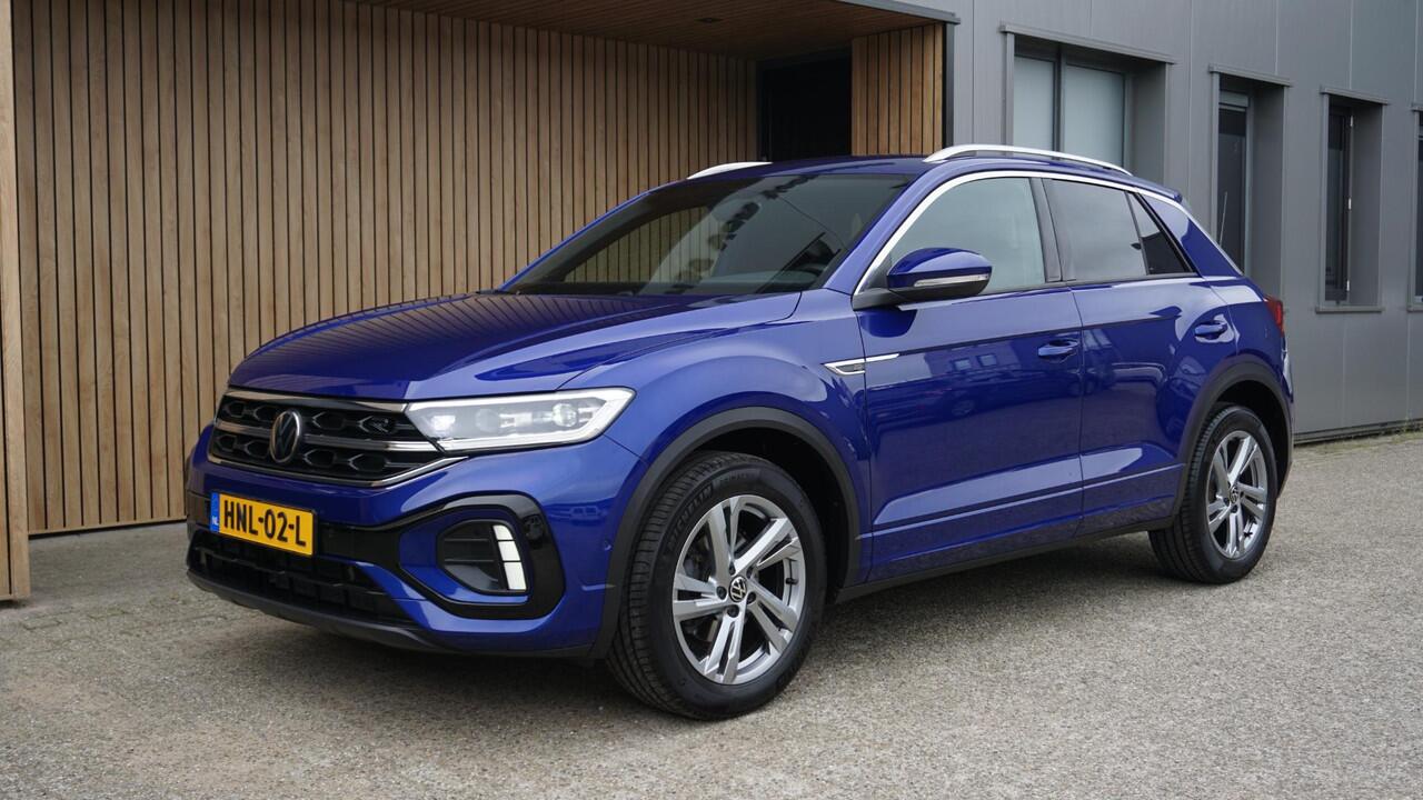 Volkswagen T-Roc 1.5 TSI 150pk DSG 2x R-Line IQ Light Afn-Trekhaak *Lapiz Blue* 17inch LM Adaptive Cruise Control Stuurverwarming *Compleet*