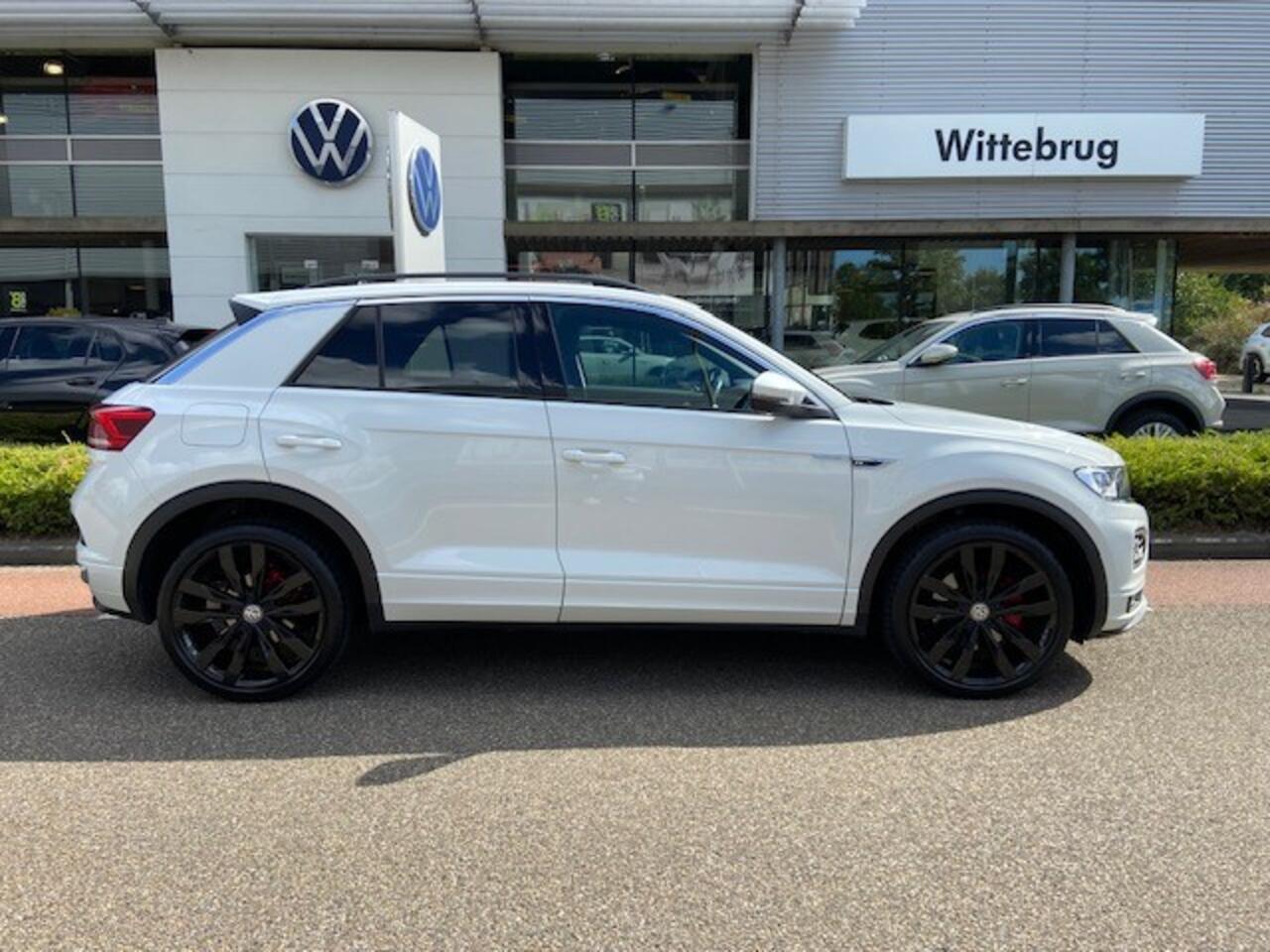 Volkswagen T-Roc 1.5 TSI 150pk DSG R-Line / Panoramadak / Virtual Cockpit / 2x R-Line / 19" LMV / Trekhaak