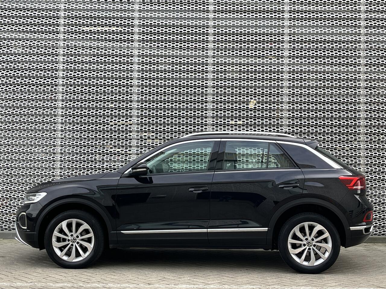 Volkswagen T-Roc 1.5 TSI 150PK DSG Style / Digital Cockpit Pro / Panoramadak / Park Assist / Dodehoeksensor / App Connect / Stoelverwarming **