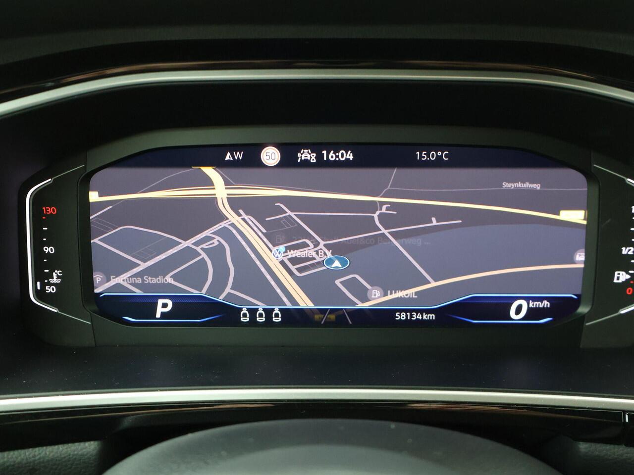 Volkswagen T-Roc 1.5 TSI R-Line | 150 PK | Automaat | Navigatiesysteem | Achteruitrijcamera | R-Line |