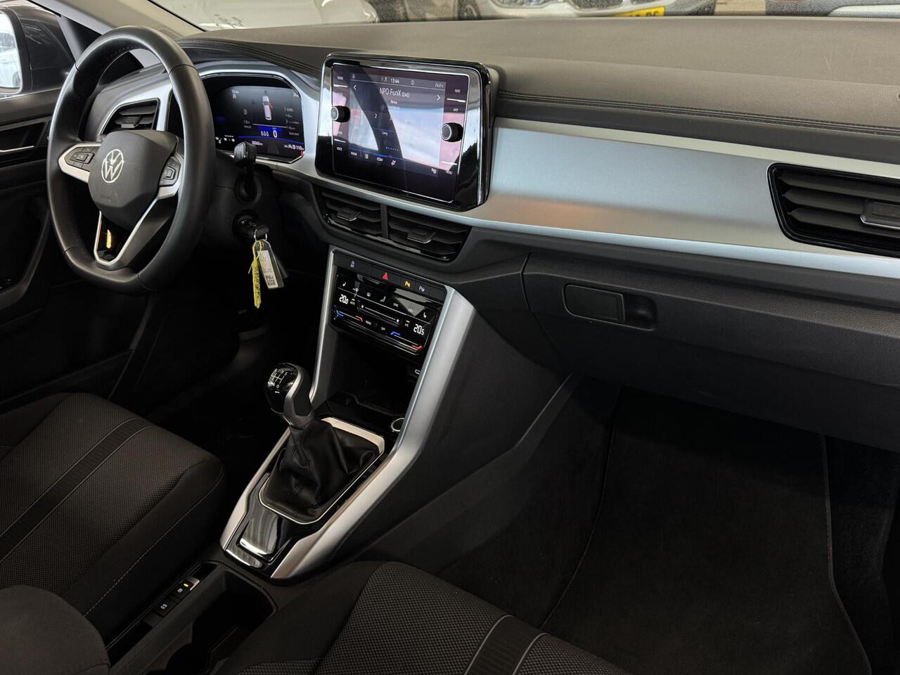 Volkswagen T-Roc 1.0 TSI Life | Clima | Carplay | PDC voor + achter | LM velgen | ( Vestiging - Nieuwegein )