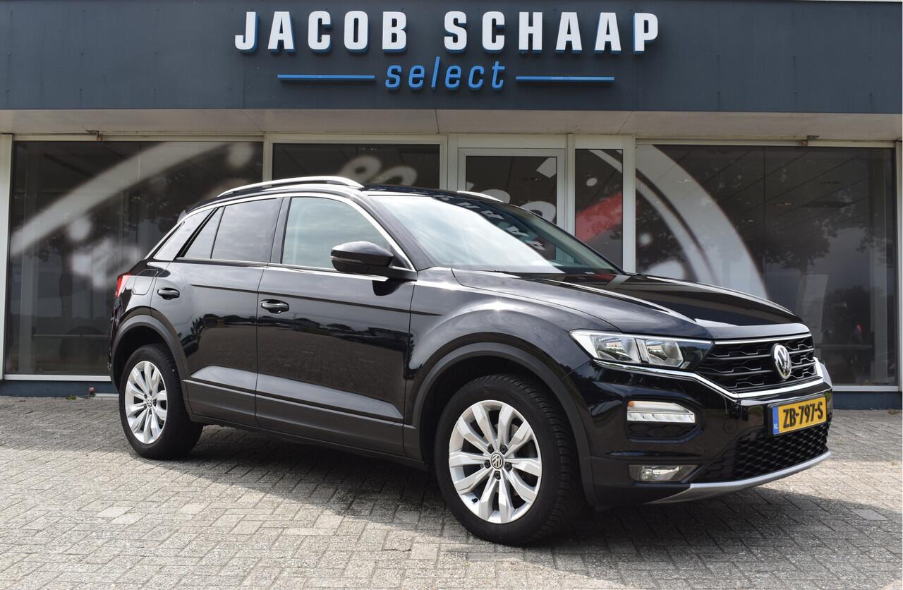 Volkswagen T-Roc 1.5 TSI Style Automaat Navigatie / Adap. Cruise / Trekhaak / PDC v+a / Camera / 17" LM