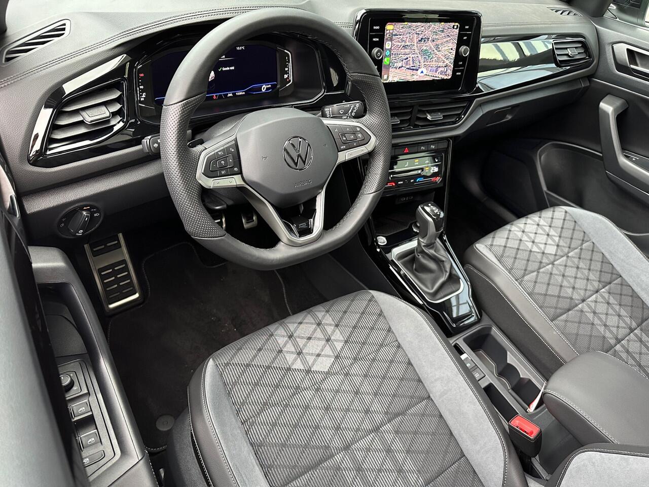 Volkswagen T-Roc 1.5 TSI R-Line | Black style | Panoramadak | 19 inch | Camera | Keyless | Dode hoek | Rijklaar incl. garantie